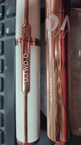 Customer photo review of O.TWO.O Gold Silk Satin Mascara