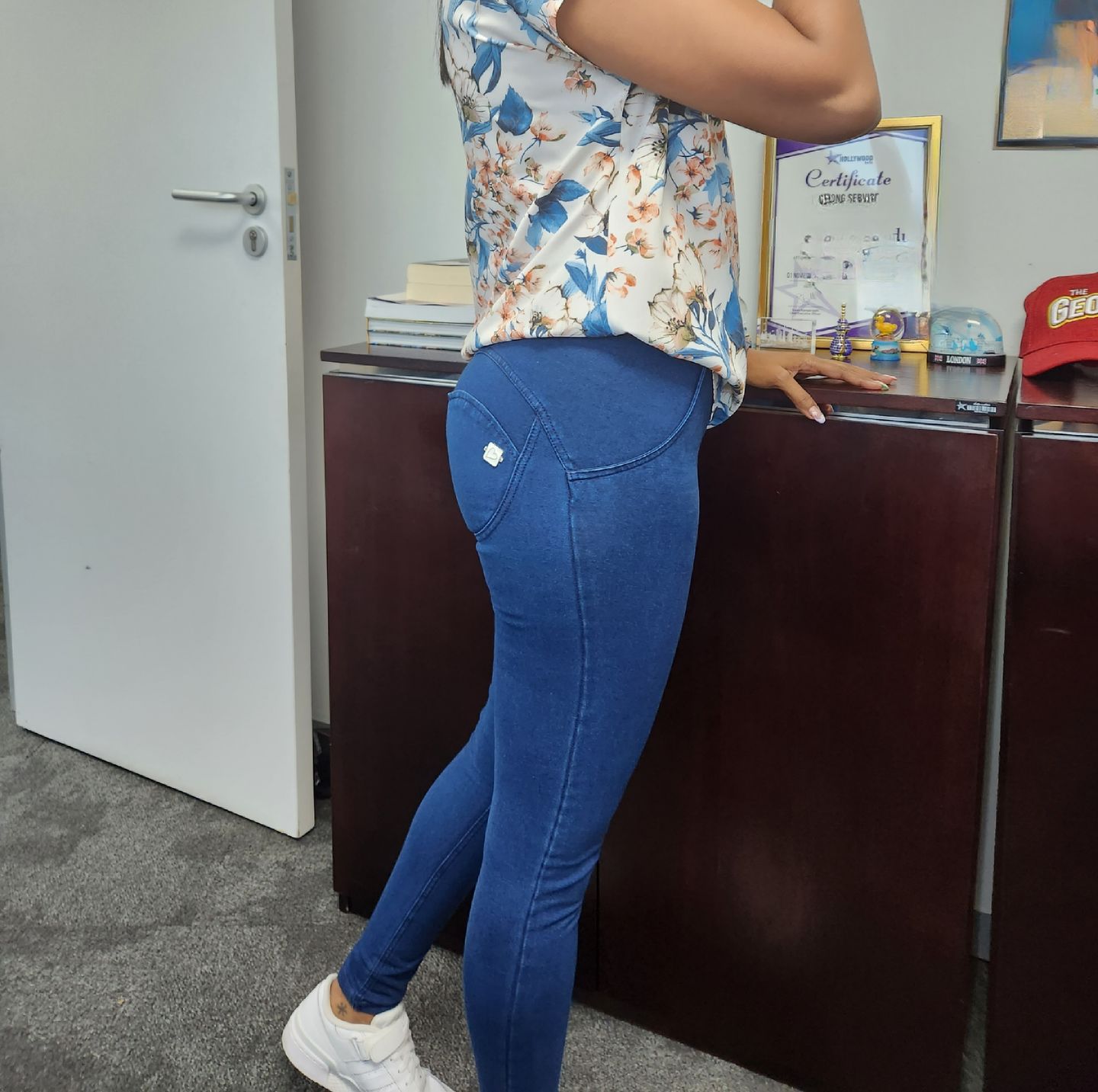 Customer photo review of Shapewear Butt lifting Shaping Jeggings - Dark Blue