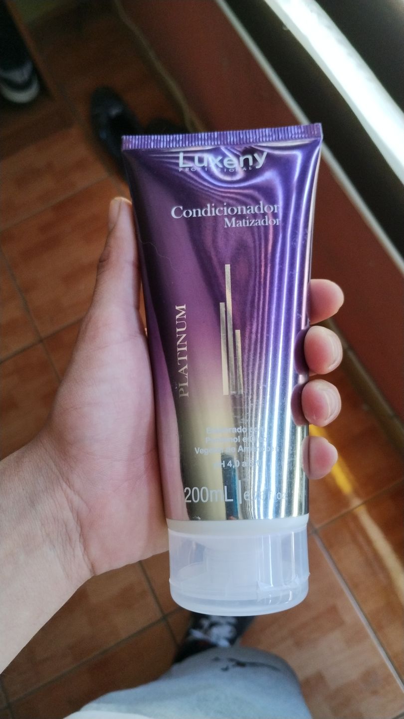 Customer photo review of Acondicionador Matizador Platinum 300 ml