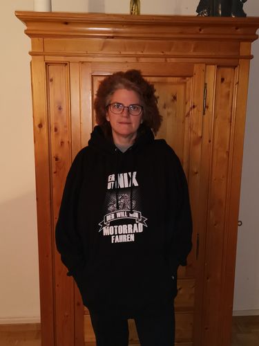Customer photo review of Der tut nix. Der will nur Motorrad fahren! - Hoodie