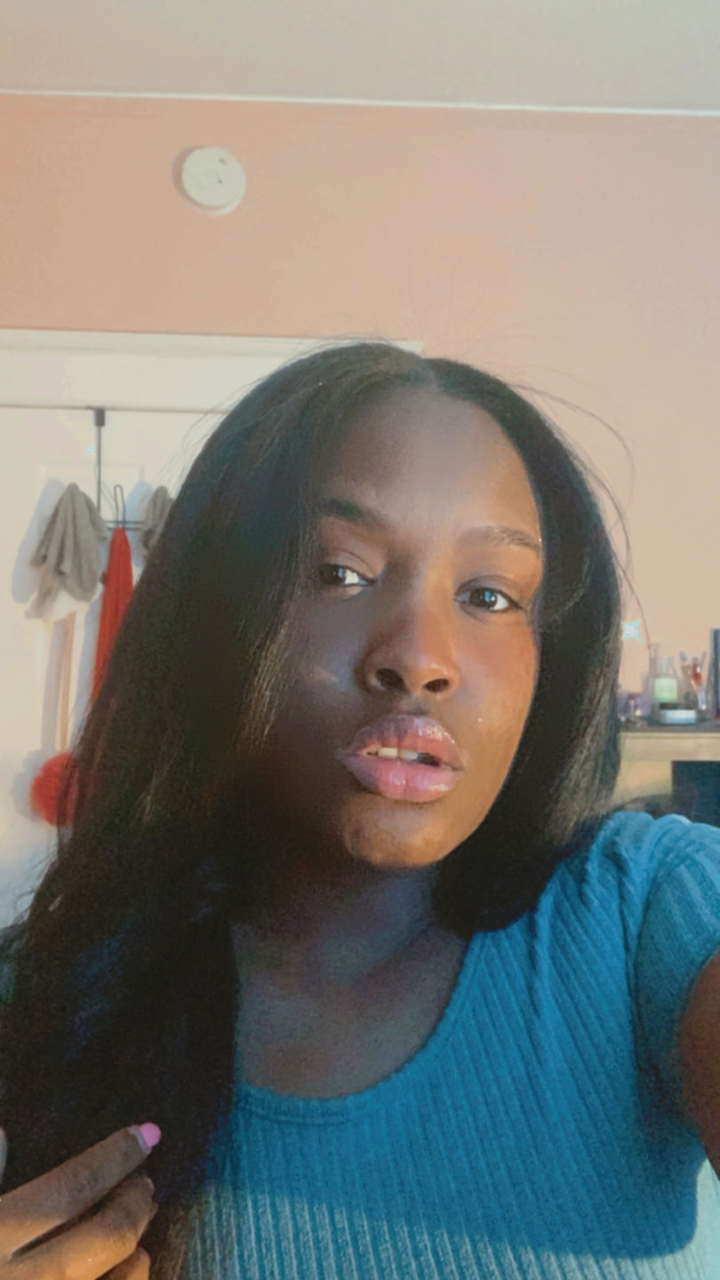 Customer photo review of Raw Tape-In Hair Extensions (1 Pack/100G)