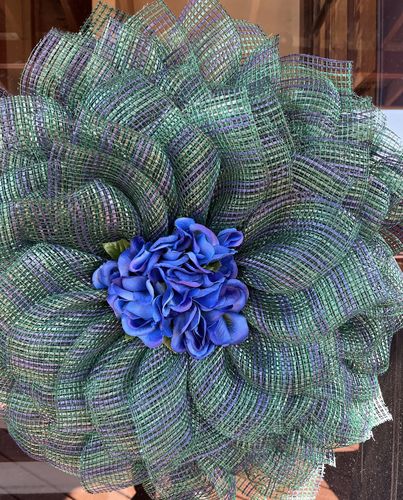 Customer photo review of 10"X10Yd Horizontal Wide Stripe Mesh Hunter Green/Navy Blue RE8902TT
