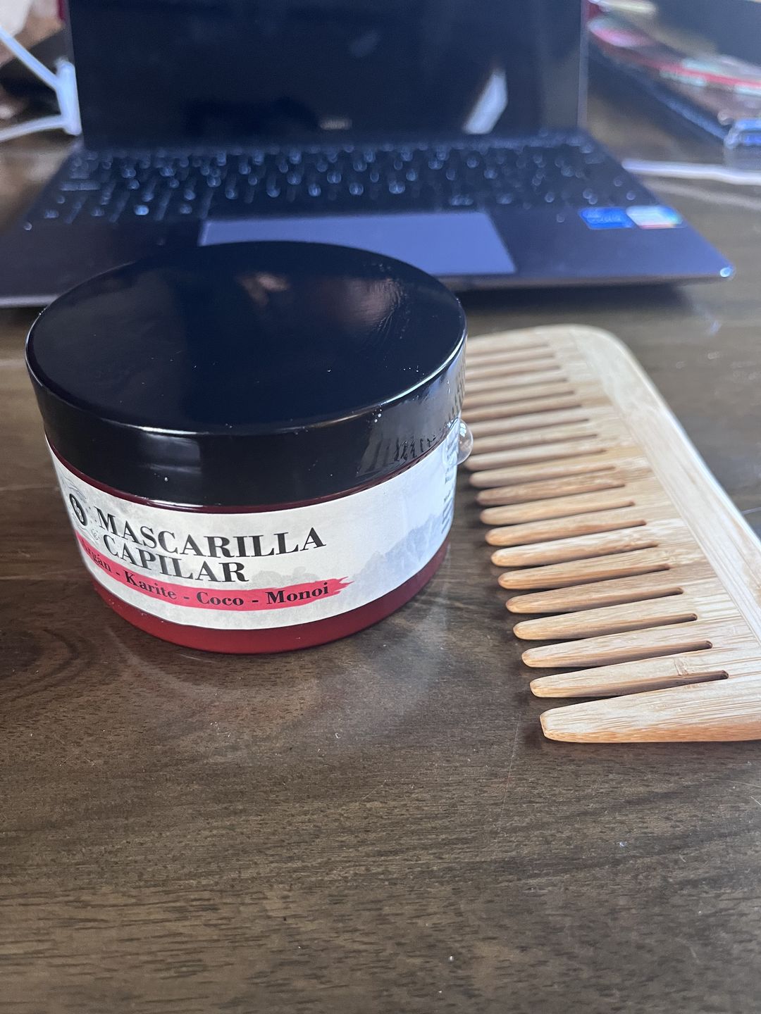 Customer photo review of Mascarilla Capilar Ultra Humectante + REGALO Peineta o Cepillo de Madera