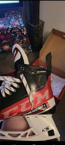 Customer photo review of CCM JetSpeed FT4 Pro Senior Hockey Skates