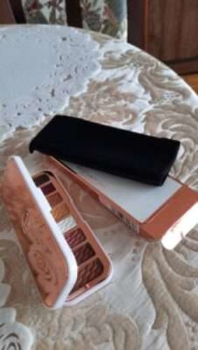 Customer photo review of O.TWO.O Luxury Gold Eyeshadow Palette