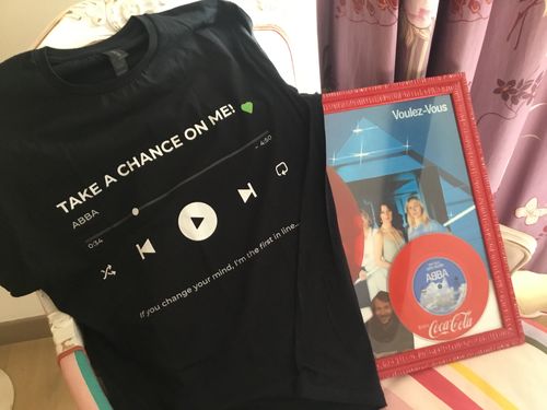 Customer photo review of Your Favorite Song T-Shirt Music Player