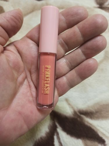 Customer photo review of PINKFLASH GLOSSY MOIST LIPGLOSS