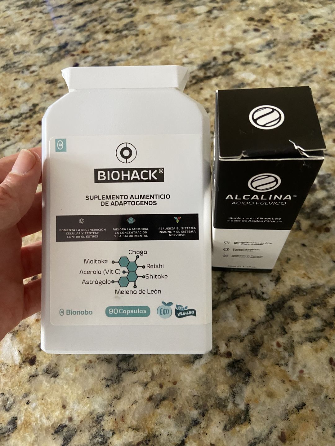 Customer photo review of BIOHACK® | Hongos Adaptógenos | 90 Caps. | Reishi, Chaga, Lions Mane, Shitake, Maitake, Astrágalo y Acerola Orgánicos |