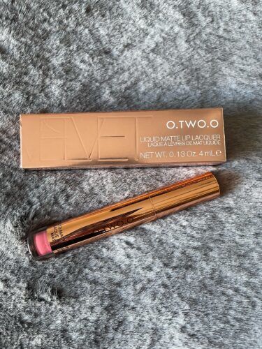 Customer photo review of O.TWO.O Velvet Matte Liquid Lipstick Copper Packing