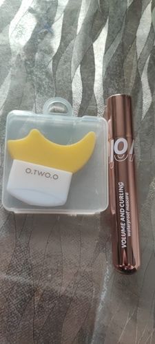 Customer photo review of O.TWO.O Volume & Curling Mascara