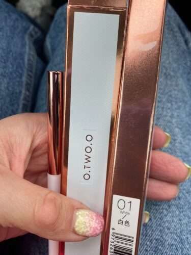 Customer photo review of O.TWO.O Under Eye Pencil