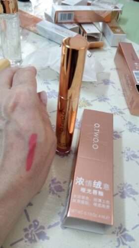 Customer photo review of O.TWO.O Velvet Matte Liquid Lipstick Copper Packing