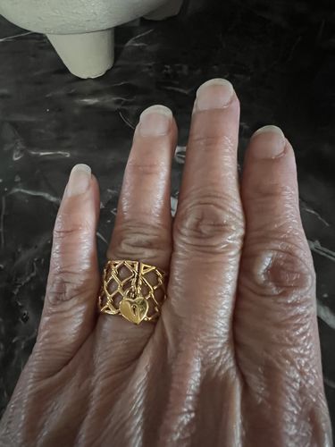 Customer photo review of Wide hollow heart-shaped small lock ring