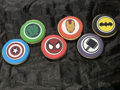 Customer photo review of Superheroes – Edible Icing Images