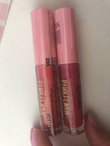 Customer photo review of PINKFLASH GLOSSY MOIST LIPGLOSS