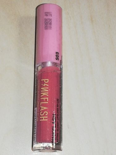 Customer photo review of PINKFLASH GLOSSY MOIST LIPGLOSS