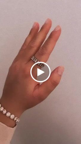 Customer video review of Icy Baguette Ring | 18K vergoldet
