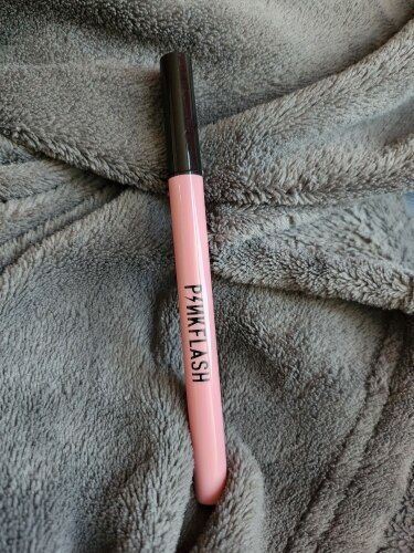 Customer photo review of PINKFLASH LOCK EYELINER