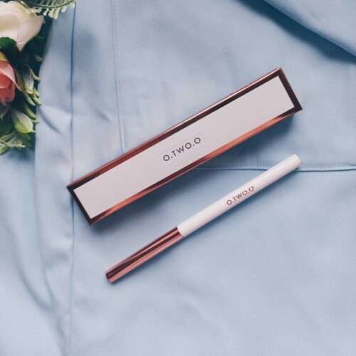 Customer photo review of O.TWO.O Under Eye Pencil