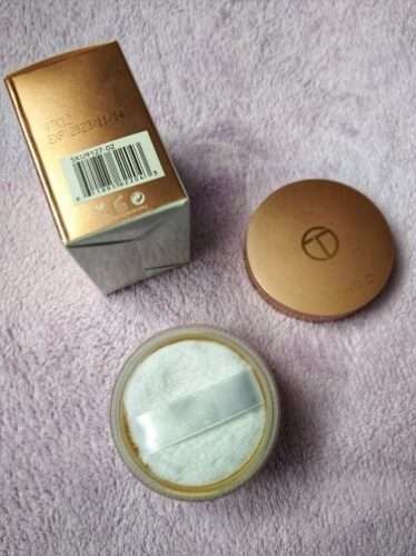 Customer photo review of O.TWO.O Loose Powder