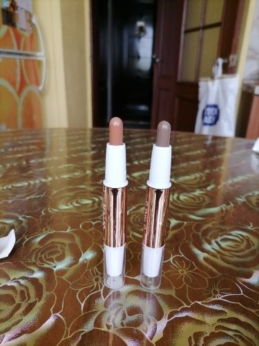 Customer photo review of O.TWO.O Glow Lift Contour Stick