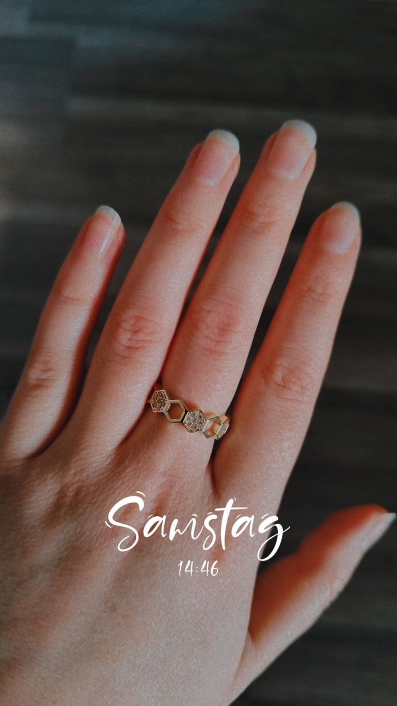 Customer photo review of Gold & Crystal Honeycomb Ring