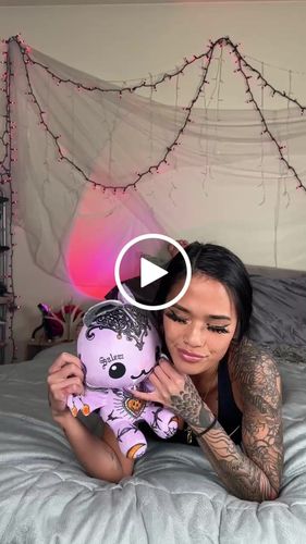 Customer video review of Frankie the Modeling Bat