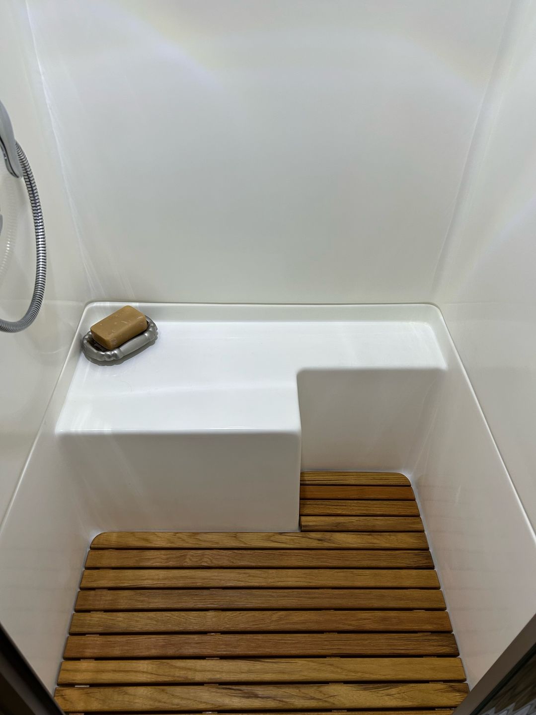 Customer photo review of 25FB / 27FB Airstream Teak Shower Mat