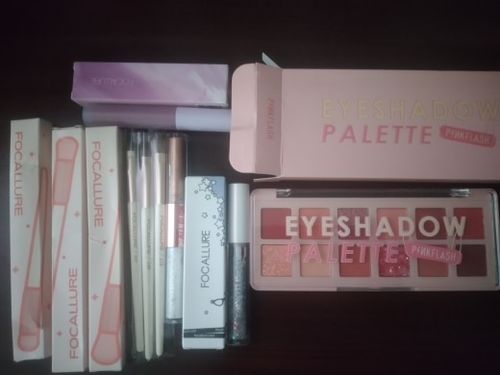 Customer photo review of PINKFLASH EYESHADOW PALETTE