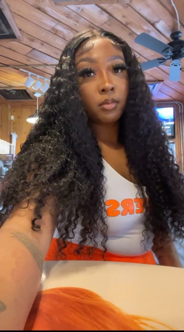 Customer photo review of Wavymy Glueless Kinky Curly 4x6 Lace Closure Wig HD Lace Wear & Go Wigs Dome Cap 180% Denisity