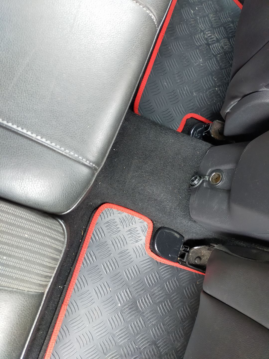 Customer photo review of Seat Rail End Covers (Sides/Rears) - Mk3/3.5 Focus