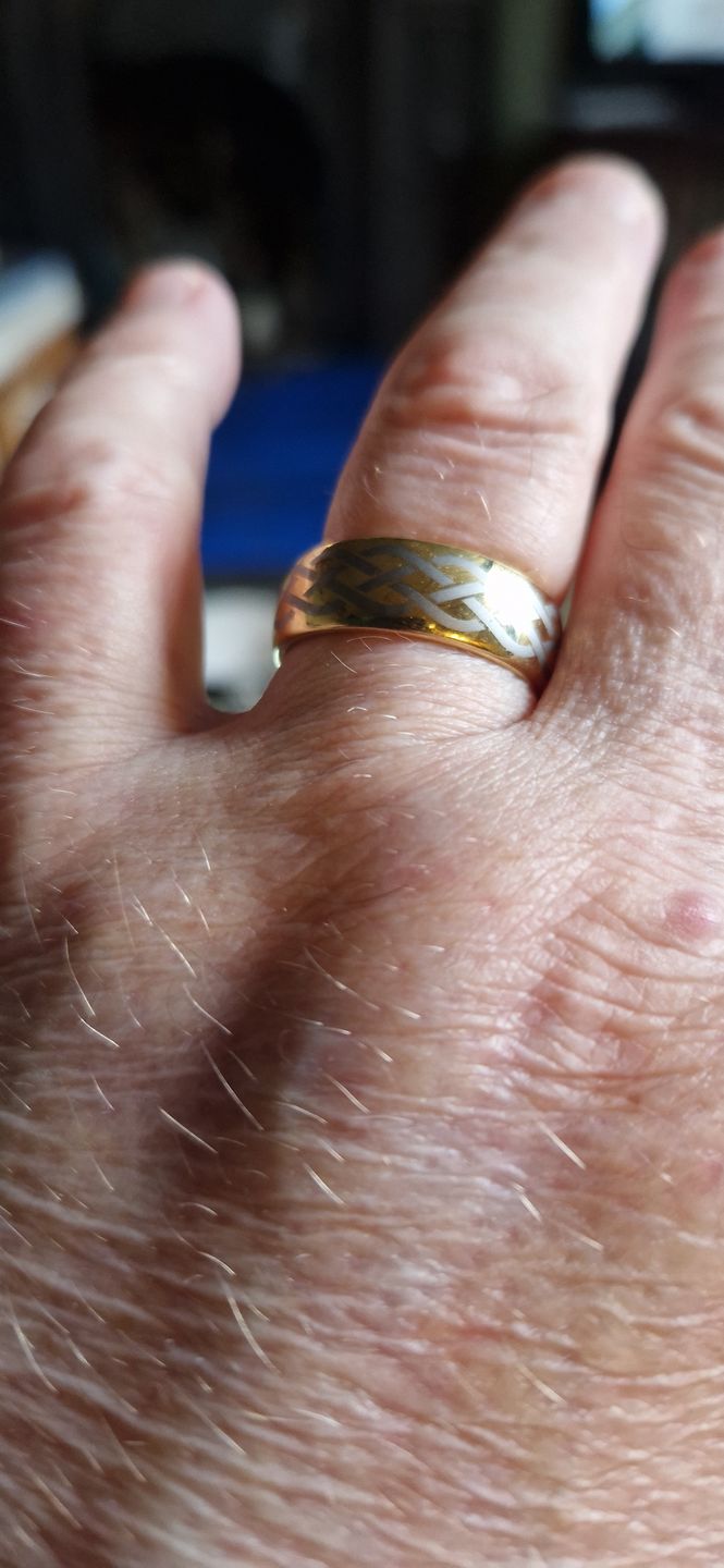 Customer photo review of The Celtic Knot Wonder Ring