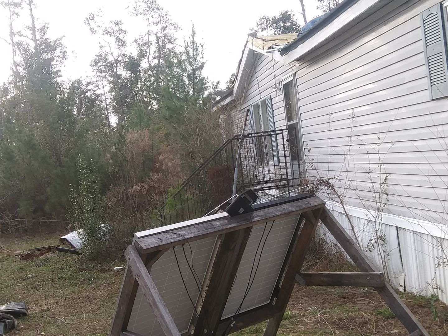 Customer photo review of 200 Watt Solar Kit for Solar Generators Portable Power Stations