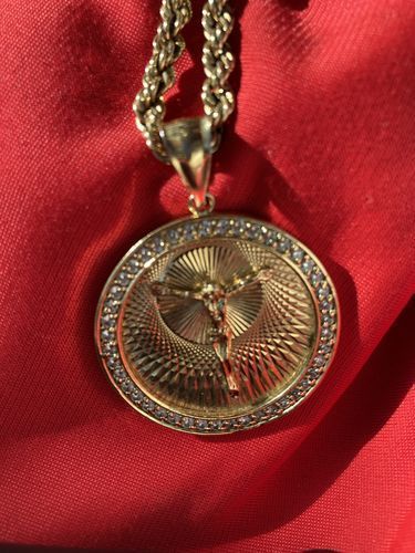 Customer photo review of 18K Gold Diamond Tennis Chain