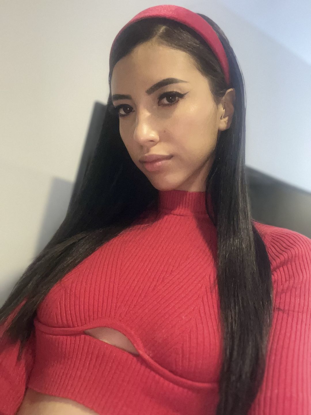 Customer photo review of Balaca - Little Jenny Rojo velvet
