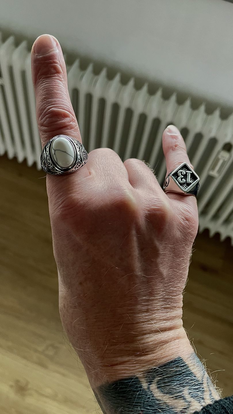 Customer photo review of WHITE EYES.