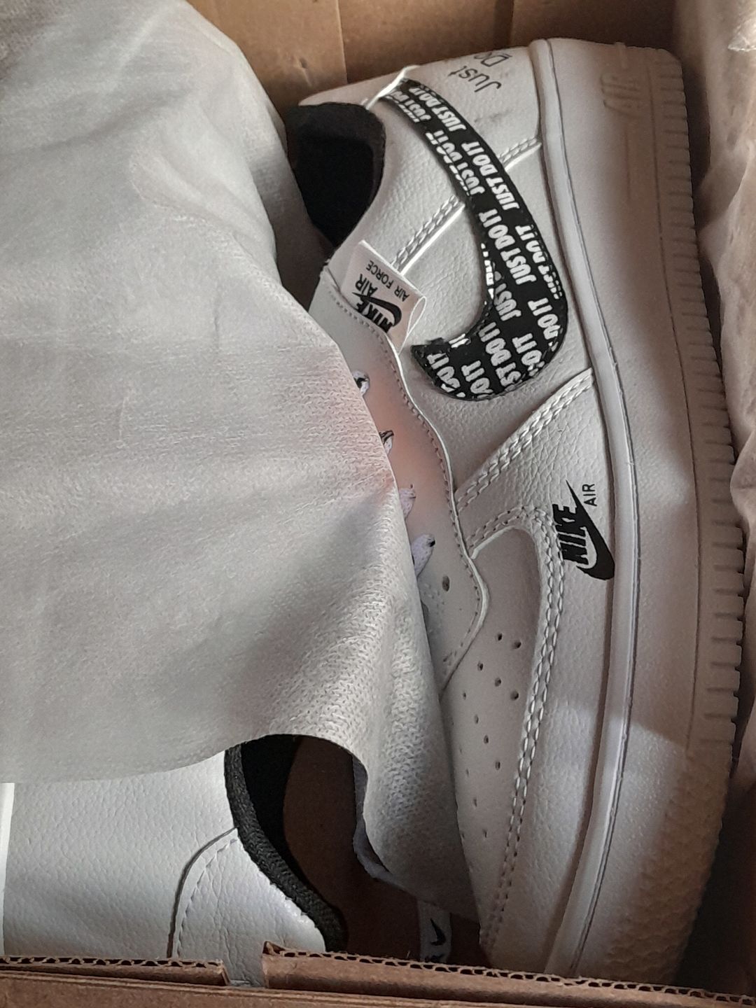 Customer photo review of Tenis 270 Blanco Negro Negro