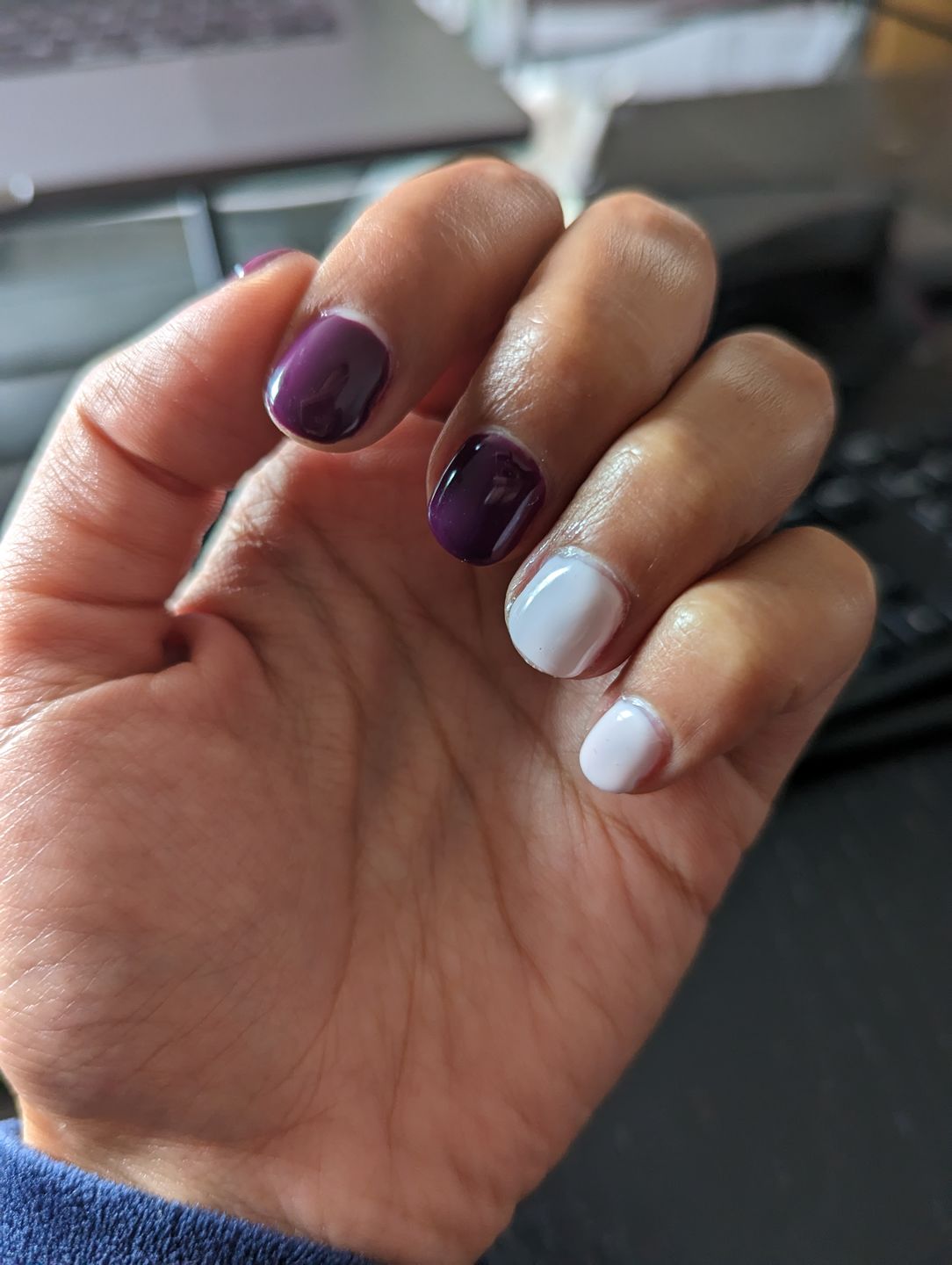 Customer photo review of Semilac 083 Burgundy Wine UV Gel Polish 7ml