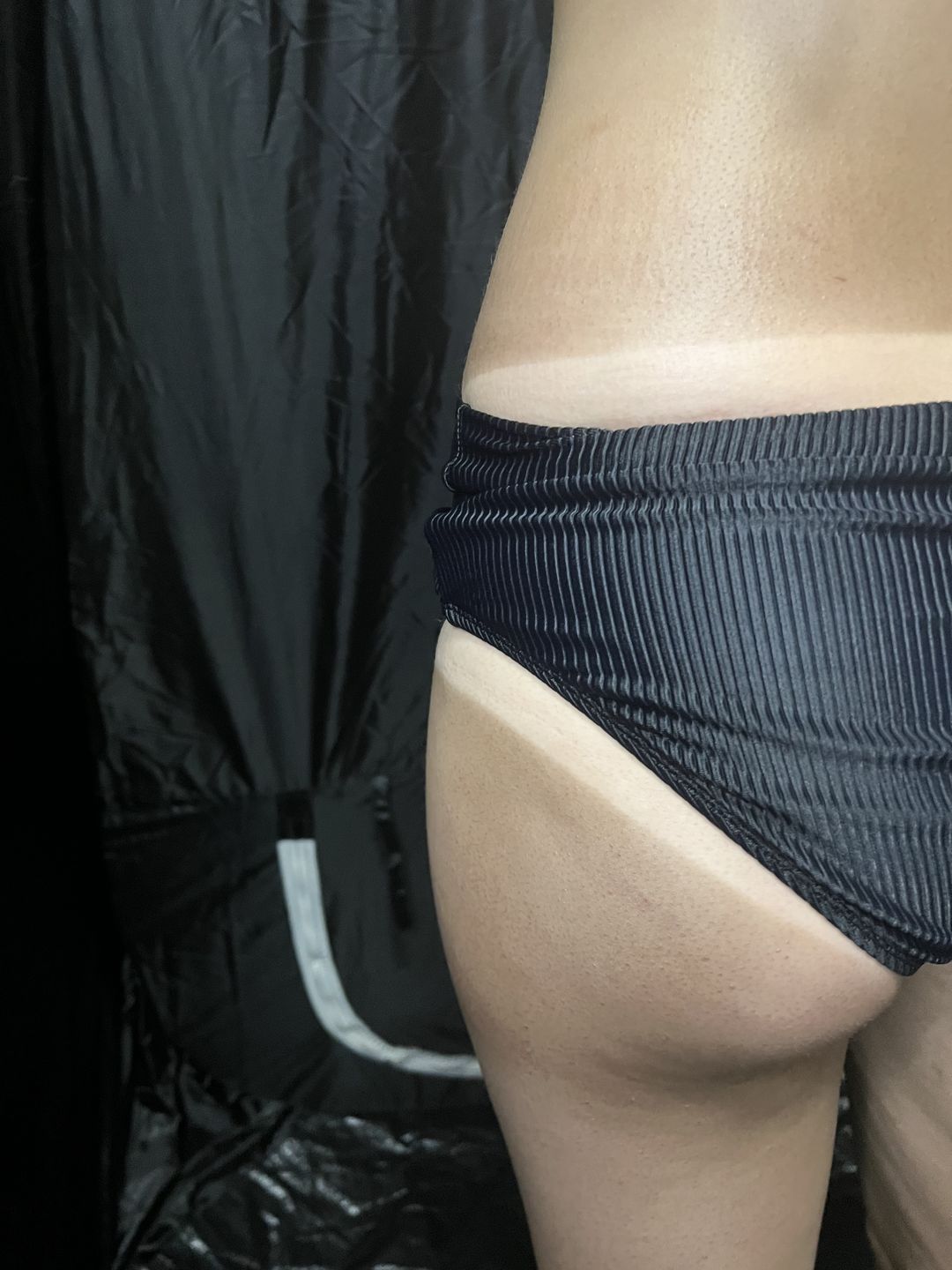 Customer photo review of Illumin8 Dry Oil Express Spray Tan Solution - 1L