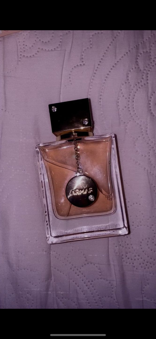 Customer photo review of Armaf Club de Nuit Woman, Fragrance for Women, 105ml Eau De Parfum