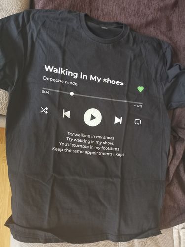 Customer photo review of Your Favorite Song T-Shirt Music Player