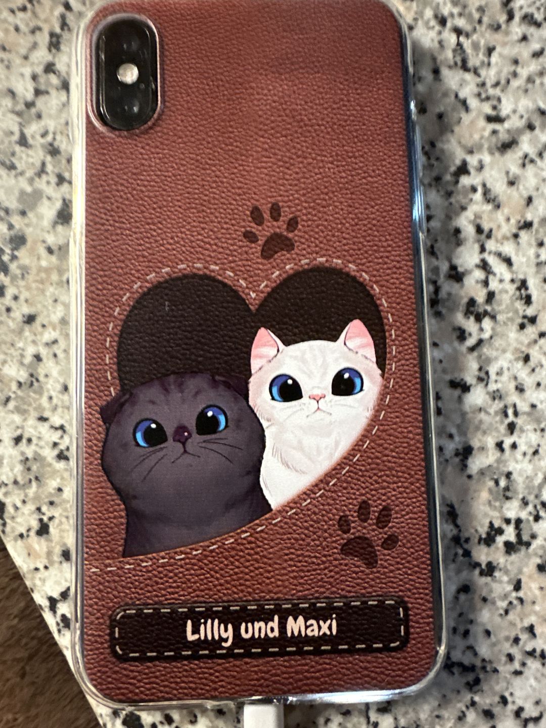 Customer photo review of Katzenherz Lederoptik  - Individuelle Handyhülle