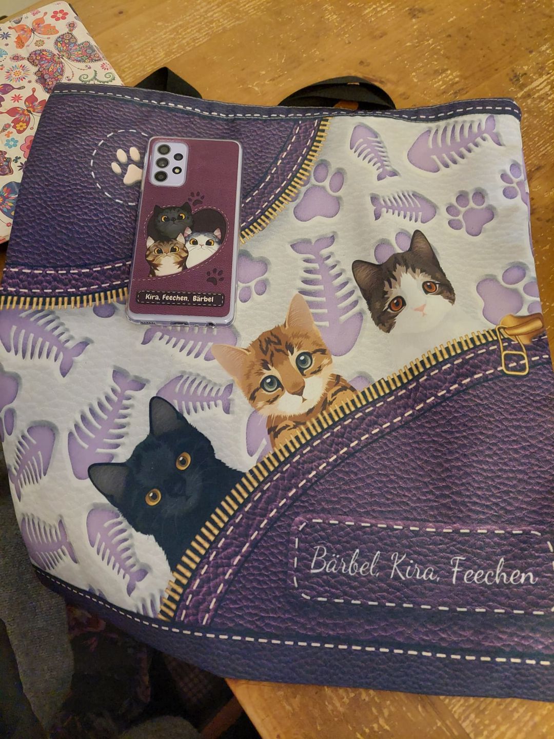 Customer photo review of Katzenherz Lederoptik  - Individuelle Handyhülle