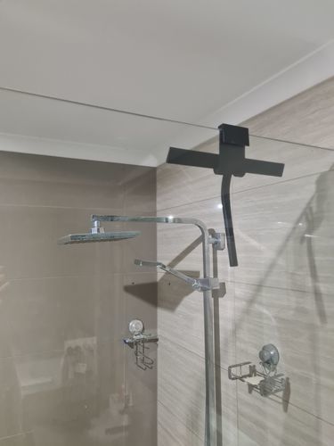 Customer photo review of GLASSGUARD™ Black Silicone Squeegee