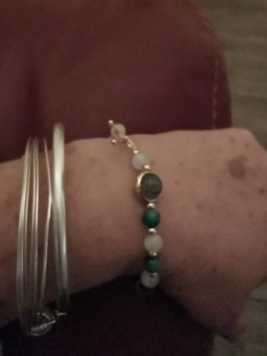 Customer photo review of Bracelet anti-douleur en malachite et pierre de lune | Or fin