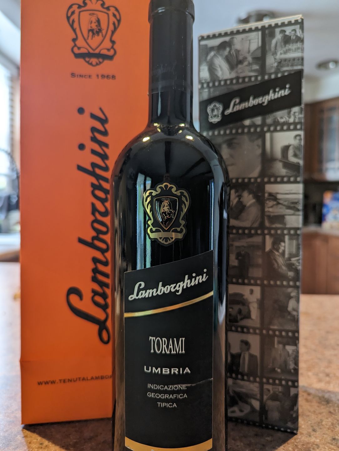 Customer photo review of Lamborghini: Torami Umbria Red with Gift Set