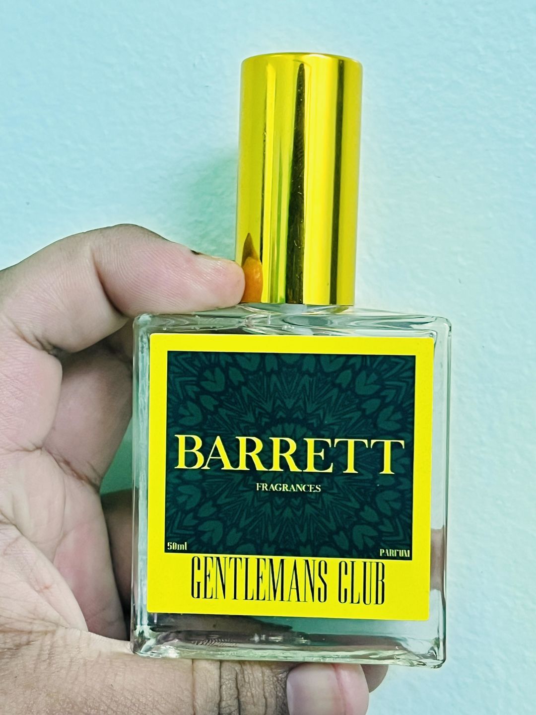 Customer photo review of Gentlemans Club Inspired by Bois Du Portigal