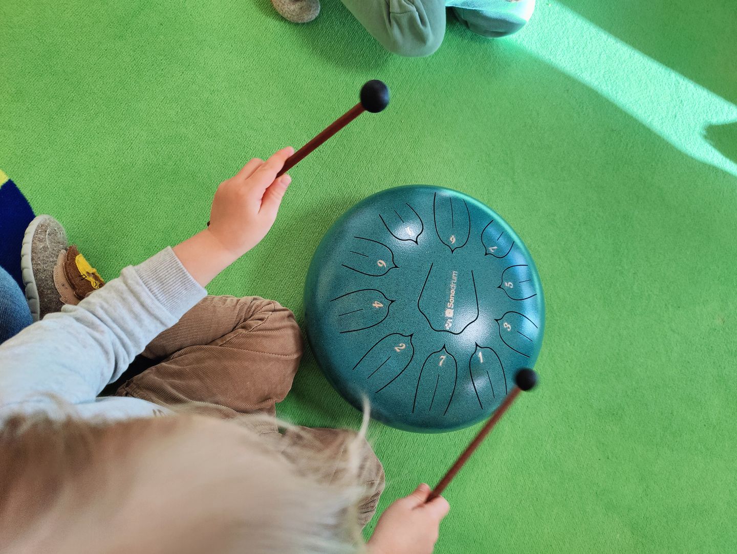 Customer photo review of Sonodrum Zungentrommel - "Standard" - Handgefertigt - 30cm - 11 Zungen - D-Dur