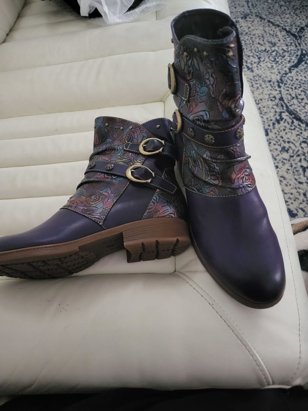 Customer photo review of Retro Painted Buckle Flat Shoes