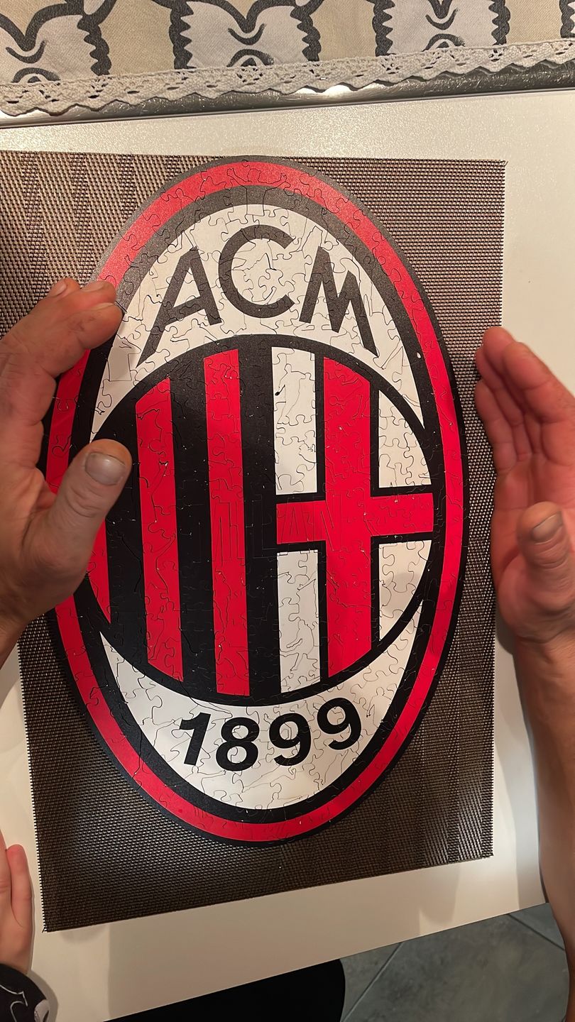 Customer photo review of Logo Milan® - Puzzle di Legno Ufficiale